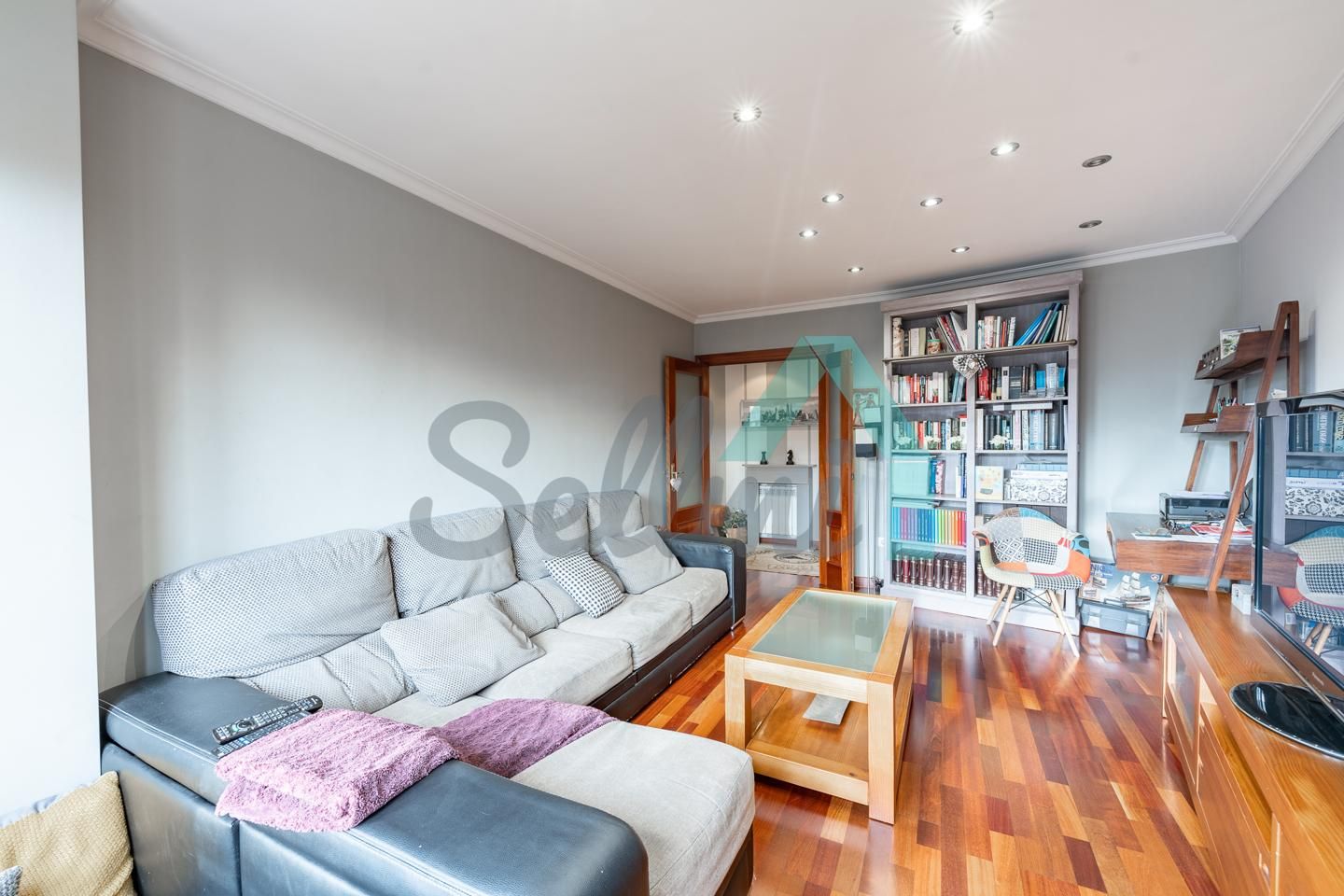 Sala de estar de Piso en venta en Gijón  con Calefacción, Parquet y Trastero