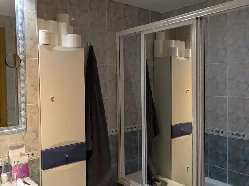 Badezimmer von Wohnung zum Verkauf in  Madrid Capital mit Klimaanlage und Balkon