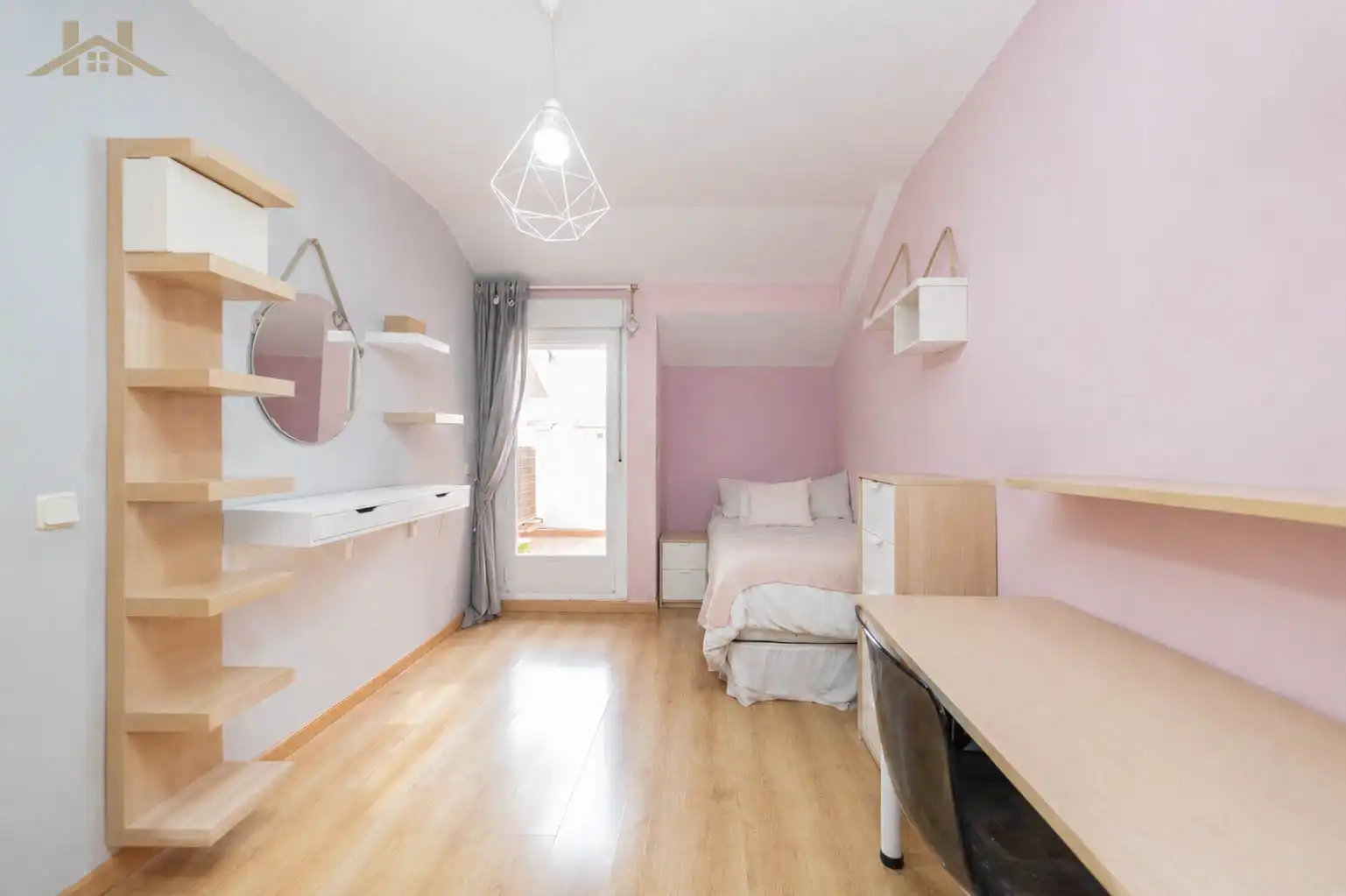 Habitación de Casa adosada en venta en Leganés con Aire acondicionado, Calefacción y Jardín privado