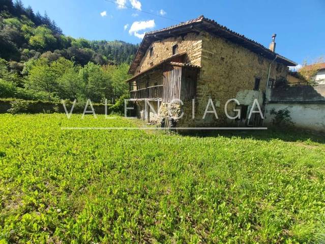 Casa adosada en Venta en Ataun