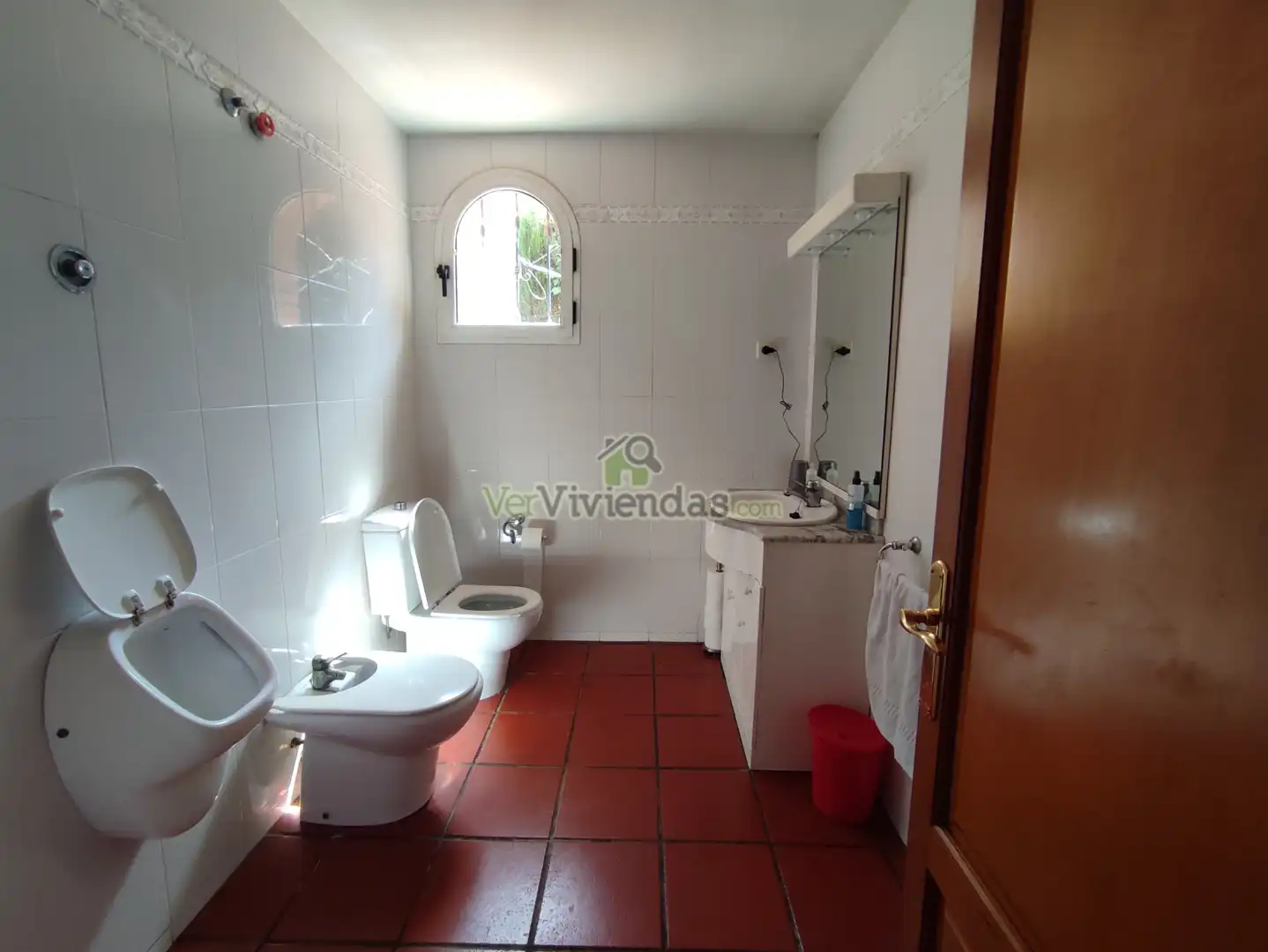 Bany de Casa o xalet en venda en Esparreguera amb Aire condicionat, Calefacció i Jardí privat