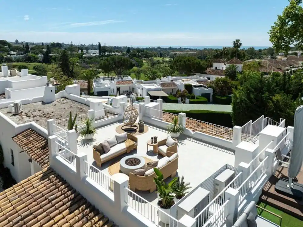 Reihenhaus mit Pool zum Verkauf in Nueva Andalucía