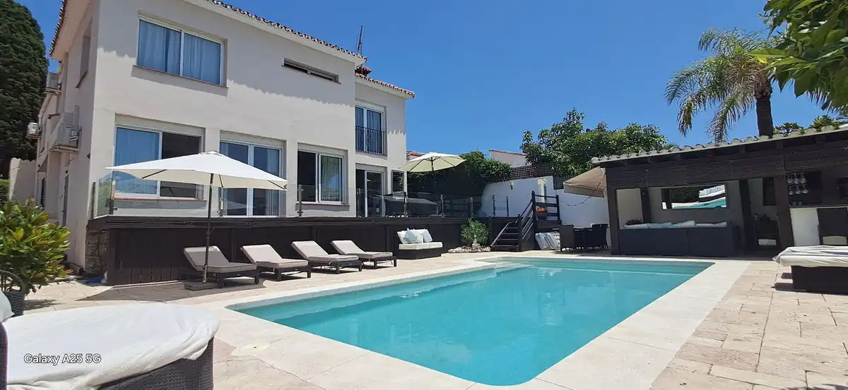 Piscina de Casa o chalet en venta en Marbella con Terraza y Piscina