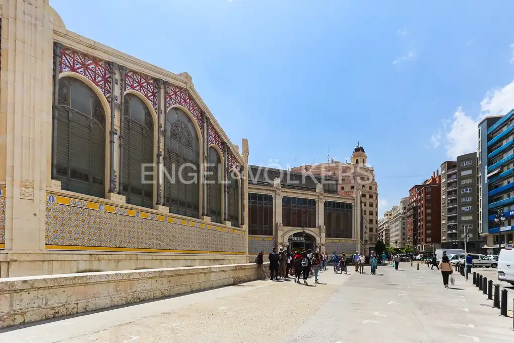 Exterior view of Flat for rent in Valencia  with Air Conditioner, Heating and Terrace
