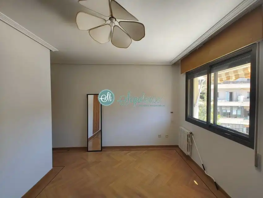 Habitación de Piso de alquiler en Segovia con Calefacción y Parquet