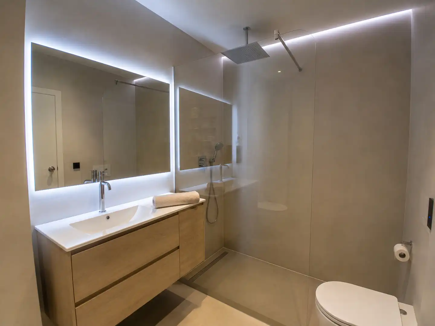 Detached house with pool for sale in Plaça de Catalunya, imagen 2