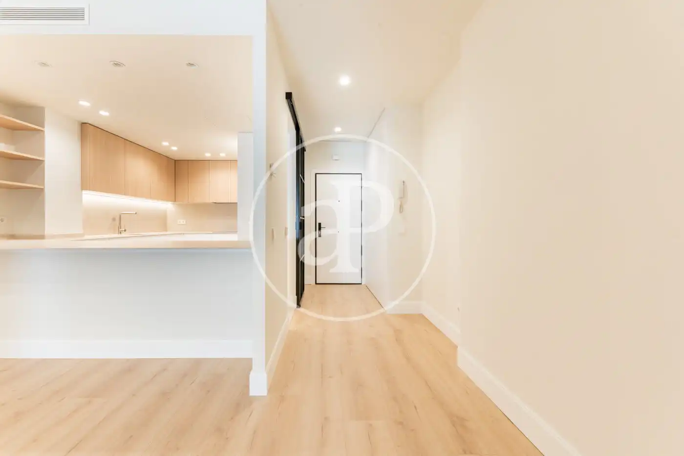 Wohnung zur Miete in Madrid mit Klimaanlage, Heizung und Privatgarten