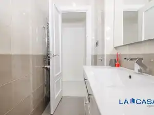 Badezimmer von Wohnung zum Verkauf in Bilbao  mit Heizung und Balkon