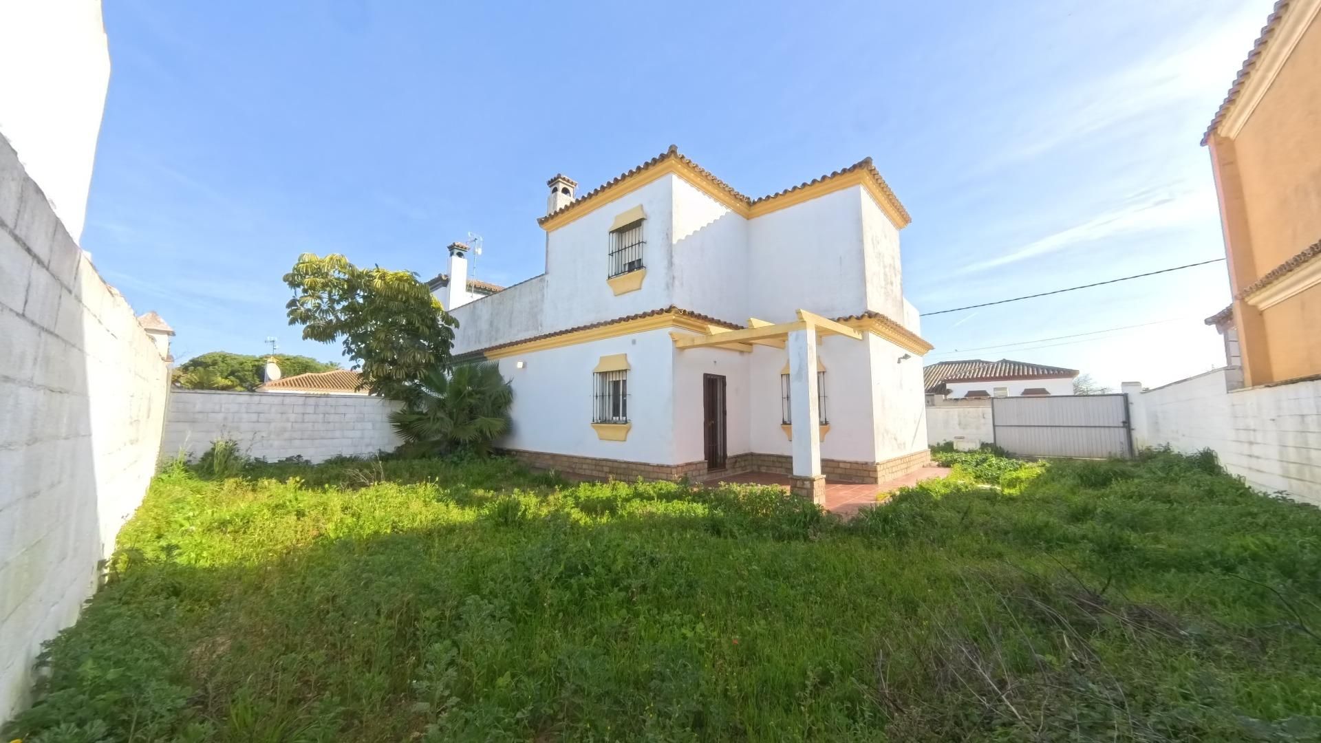 Vista exterior de Casa o xalet en venda en Chiclana de la Frontera amb Jardí privat i Terrassa