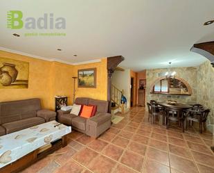 Sala d'estar de Casa adosada en venda en Almacelles amb Terrassa