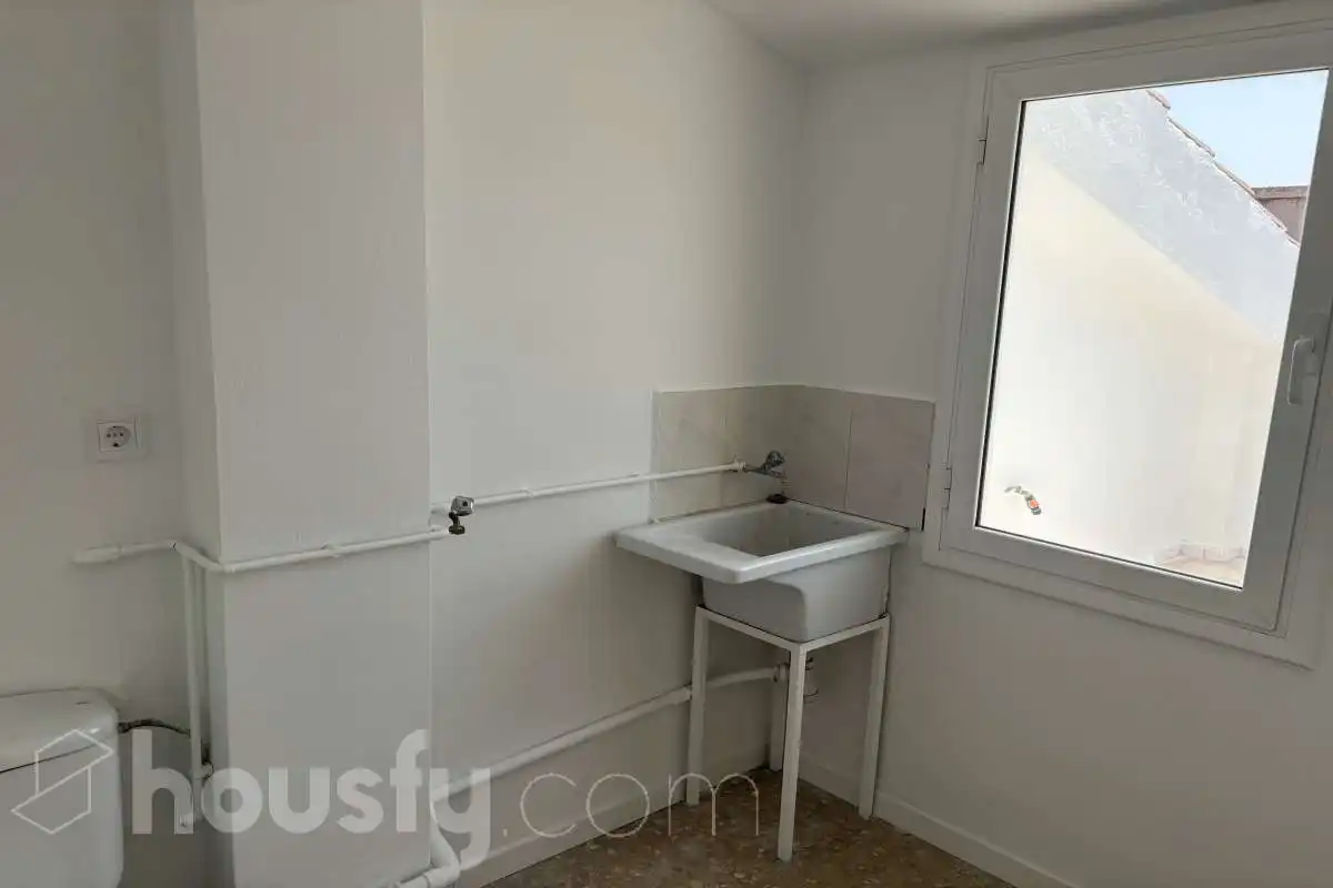 Bathroom of Flat for rent in Terrassa  with Heating, Terrace and Storage room