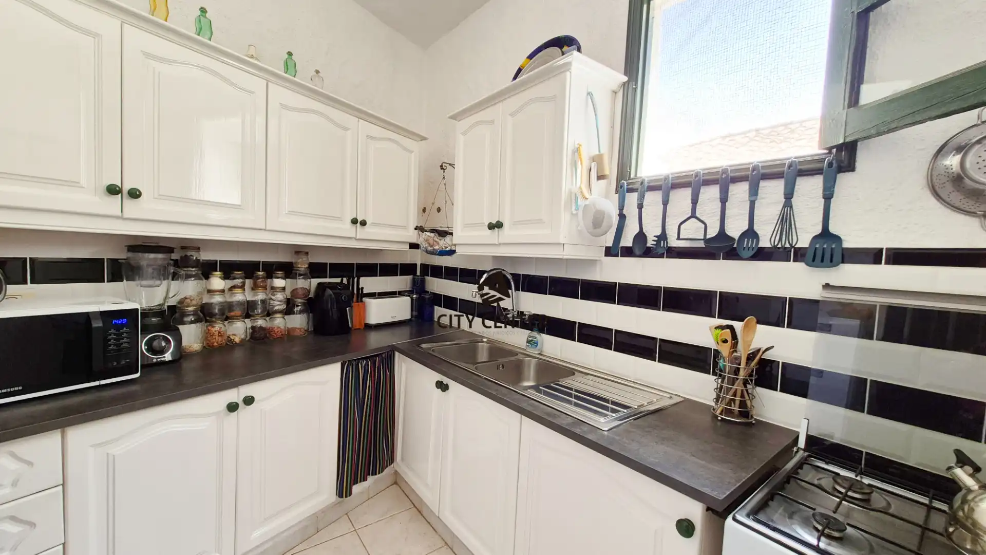 Kitchen of Houses for sale in San Miguel de Abona  with Private garden, Terrace and Jacuzzi