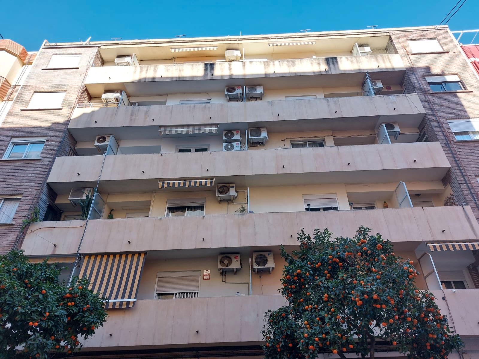 Exterior view of Flat for sale in  Valencia Capital  with Air Conditioner, Parquet flooring and Oven