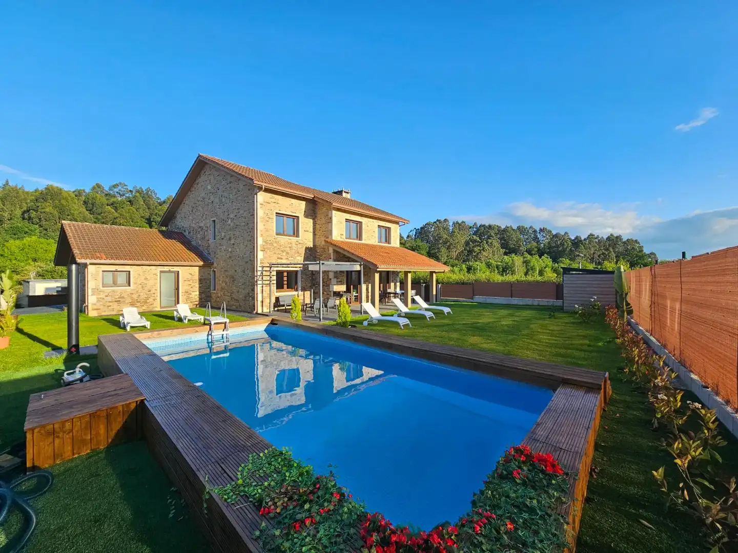 Piscina de Casa o xalet en venda en Miño amb Jardí privat, Terrassa i Traster