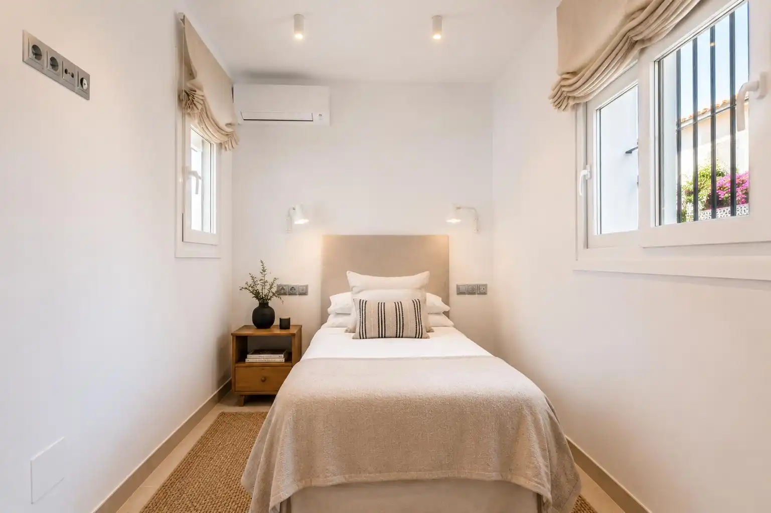 Dormitori de Casa o xalet en venda en Fuengirola amb Aire condicionat, Terrassa i Traster