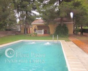 Vista exterior de Casa o xalet en venda en Olocau amb Aire condicionat, Jardí privat i Terrassa