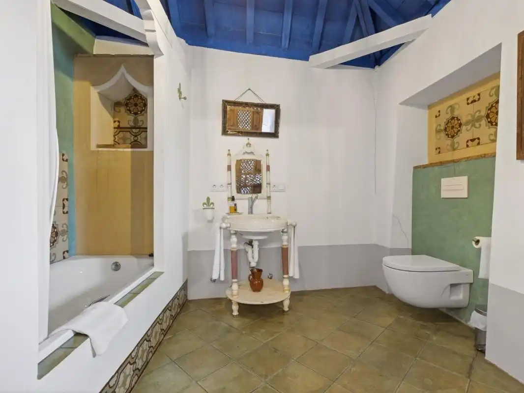 Bathroom of Houses for sale in Carmona  with Heating, Storage room and Swimming Pool