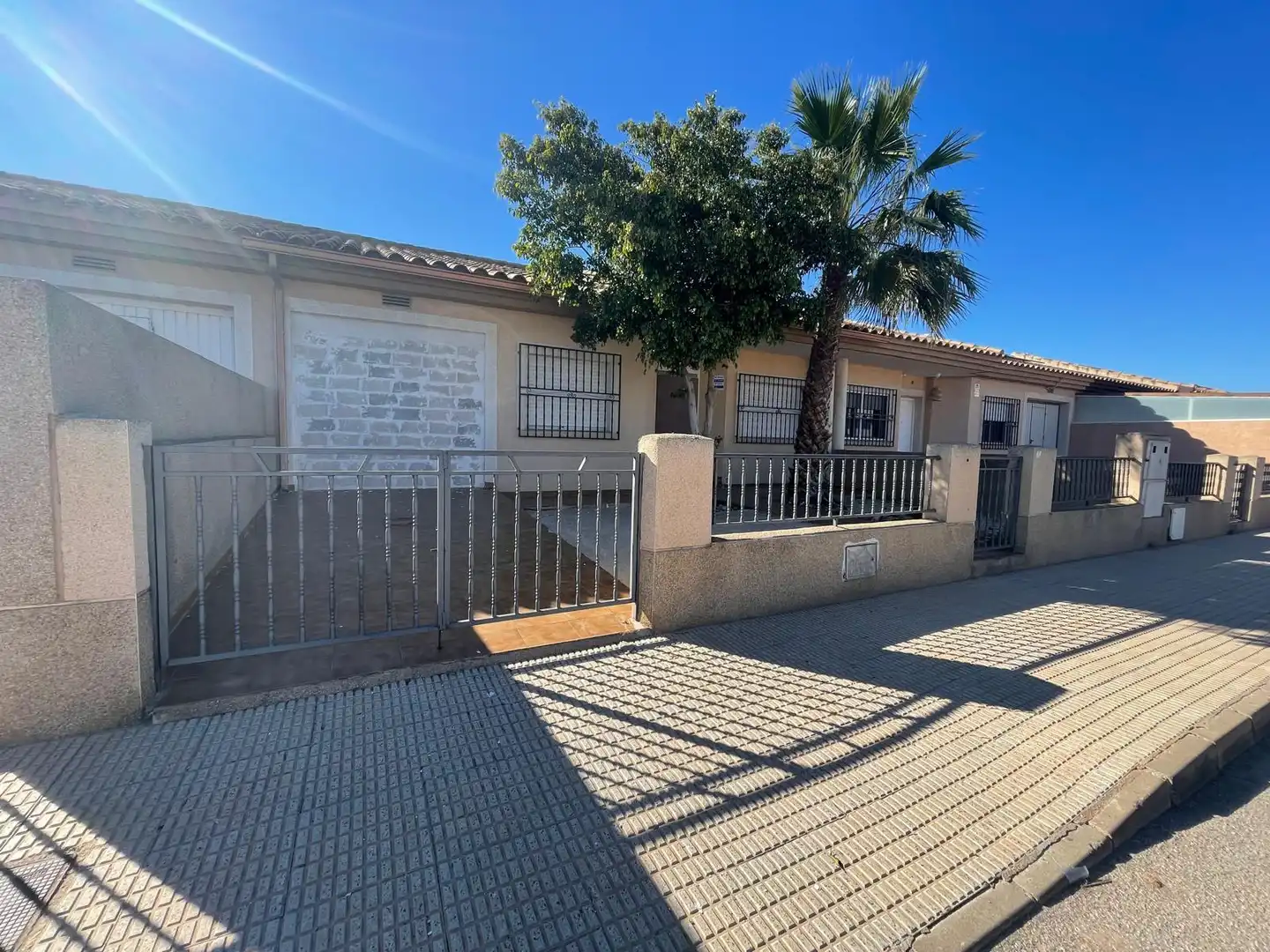 Vista exterior de Casa o xalet en venda en Cartagena amb Jardí privat