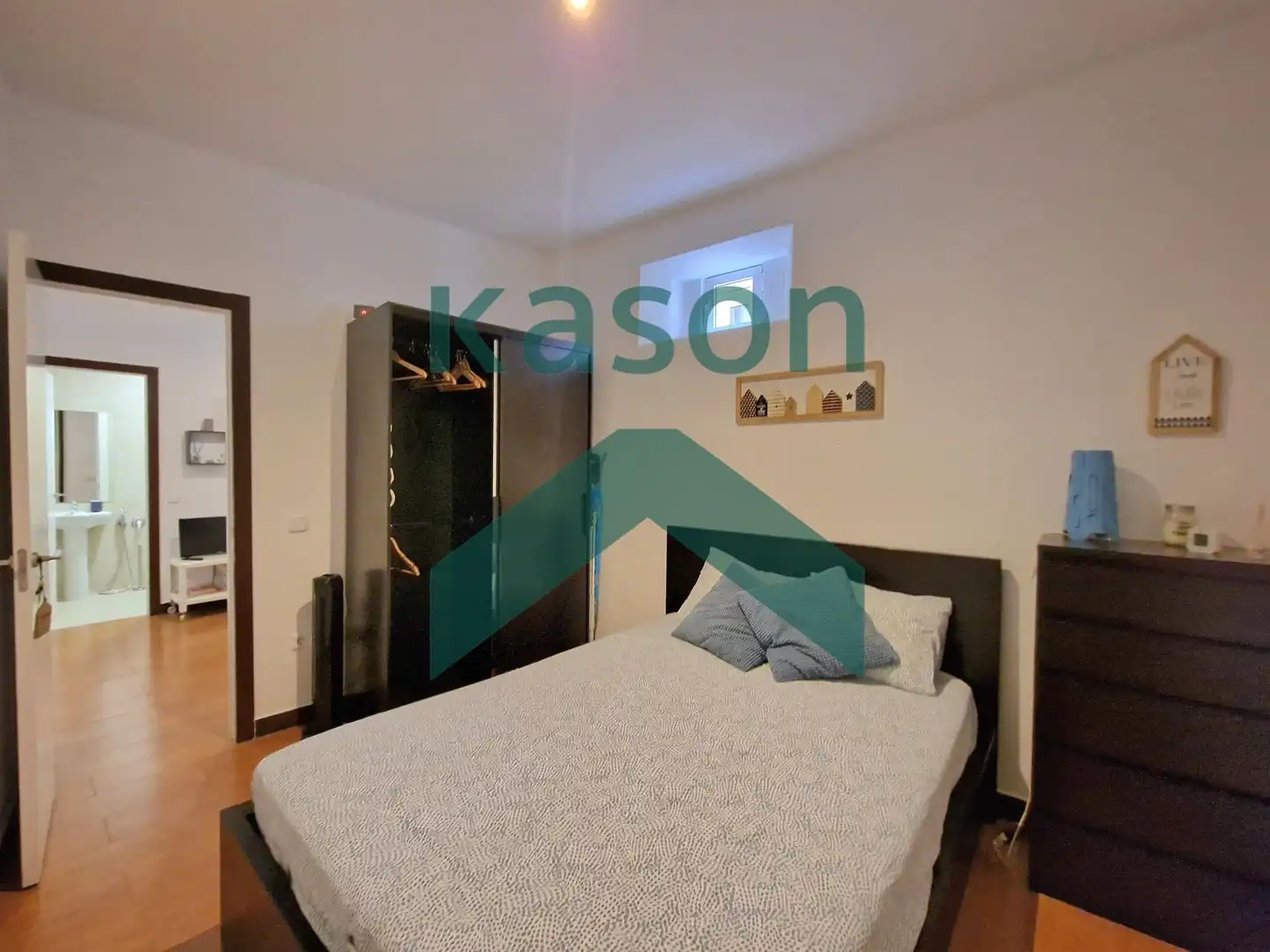 Dormitori de Apartament de lloguer en Madrid amb Calefacció i Moblat
