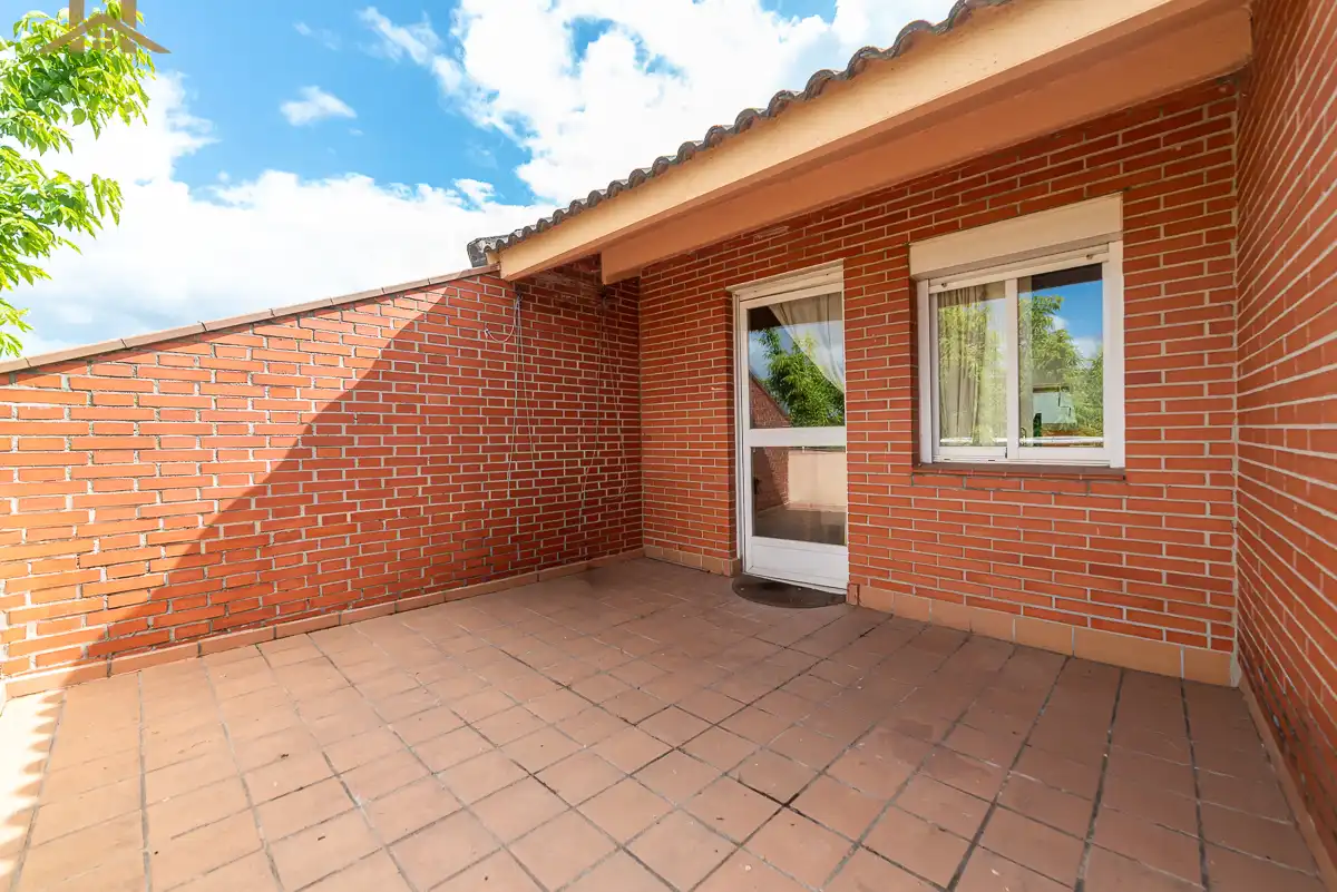 Terraza de Casa adosada en venta en Madrid con Aire acondicionado, Calefacción y Jardín privado