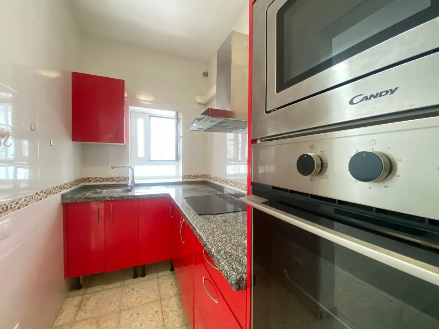 Cocina de Piso en venta en Las Palmas de Gran Canaria con Horno y Microondas