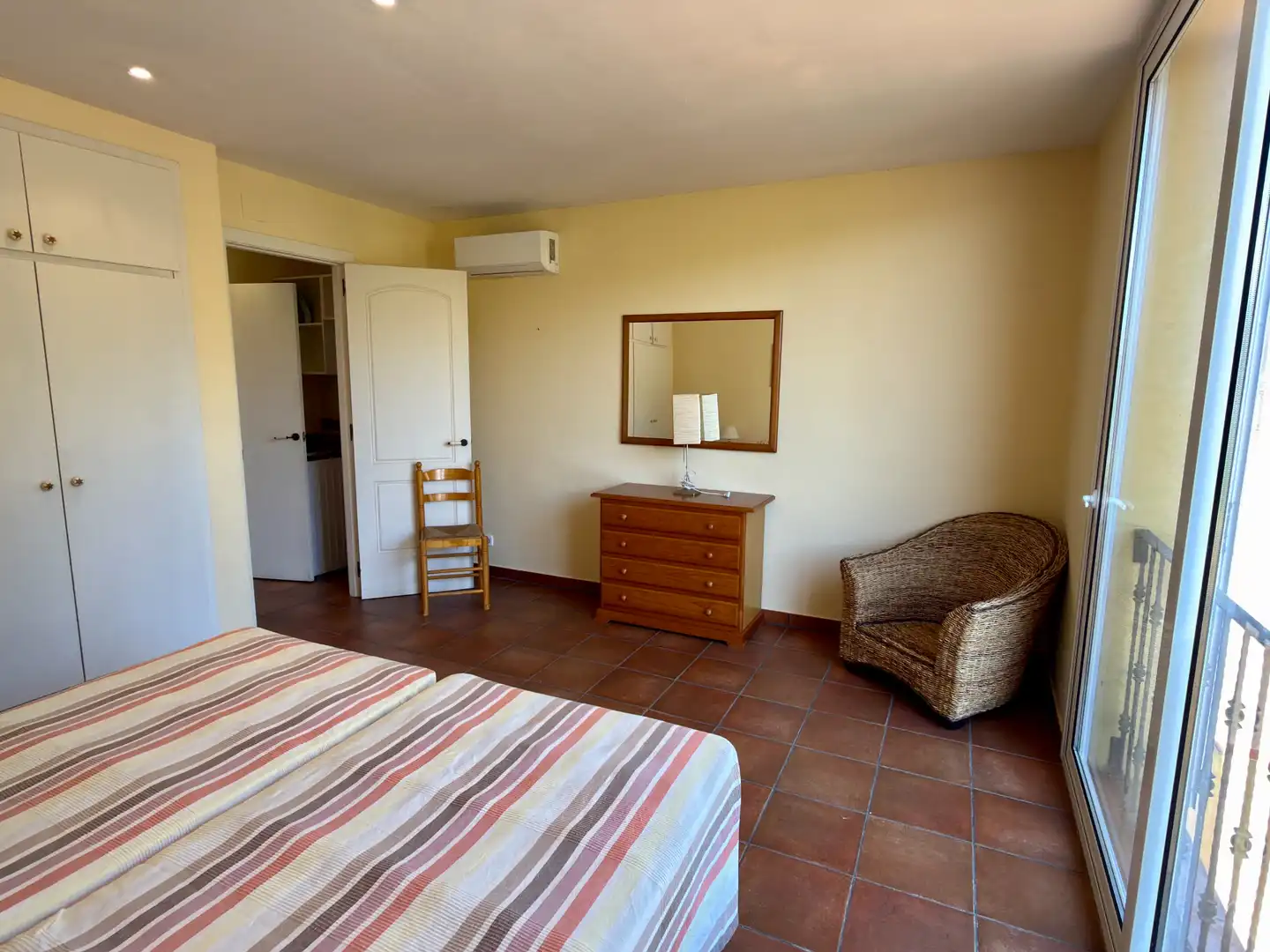 Schlafzimmer von Maisonette zum Verkauf in Palafrugell mit Klimaanlage, Terrasse und Balkon