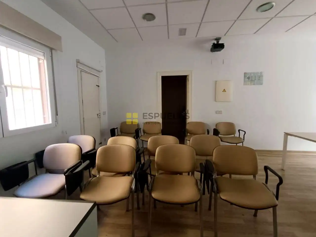 Local de lloguer en Arnedo amb Aire condicionat
