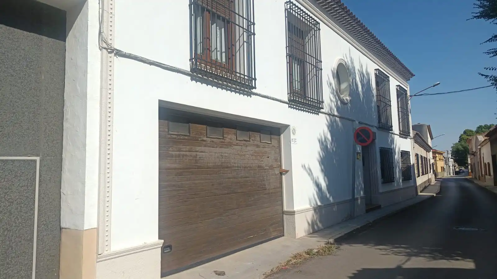 Casa amb terrassa en venda a Calle Poniente