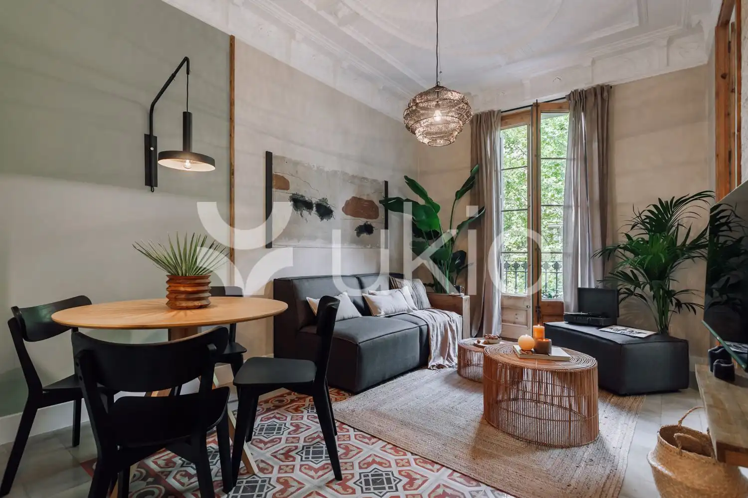 Apartment with terrace to rent in Carrer de València