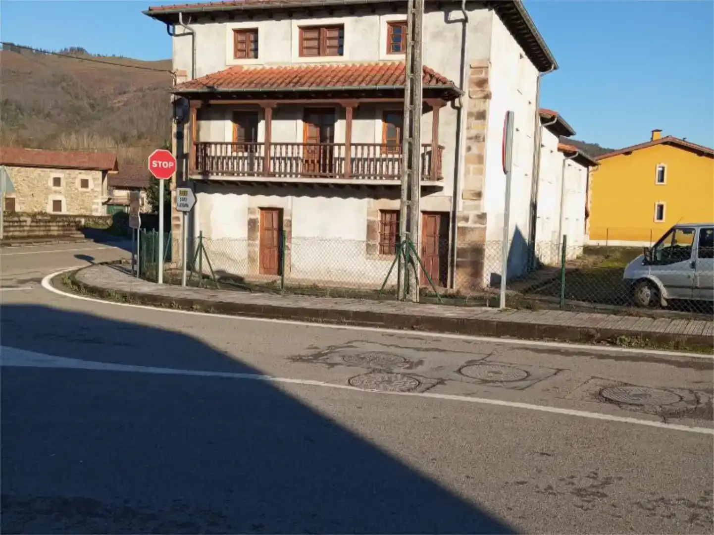 Vista exterior de Pis en venda en Villafufre amb Balcó