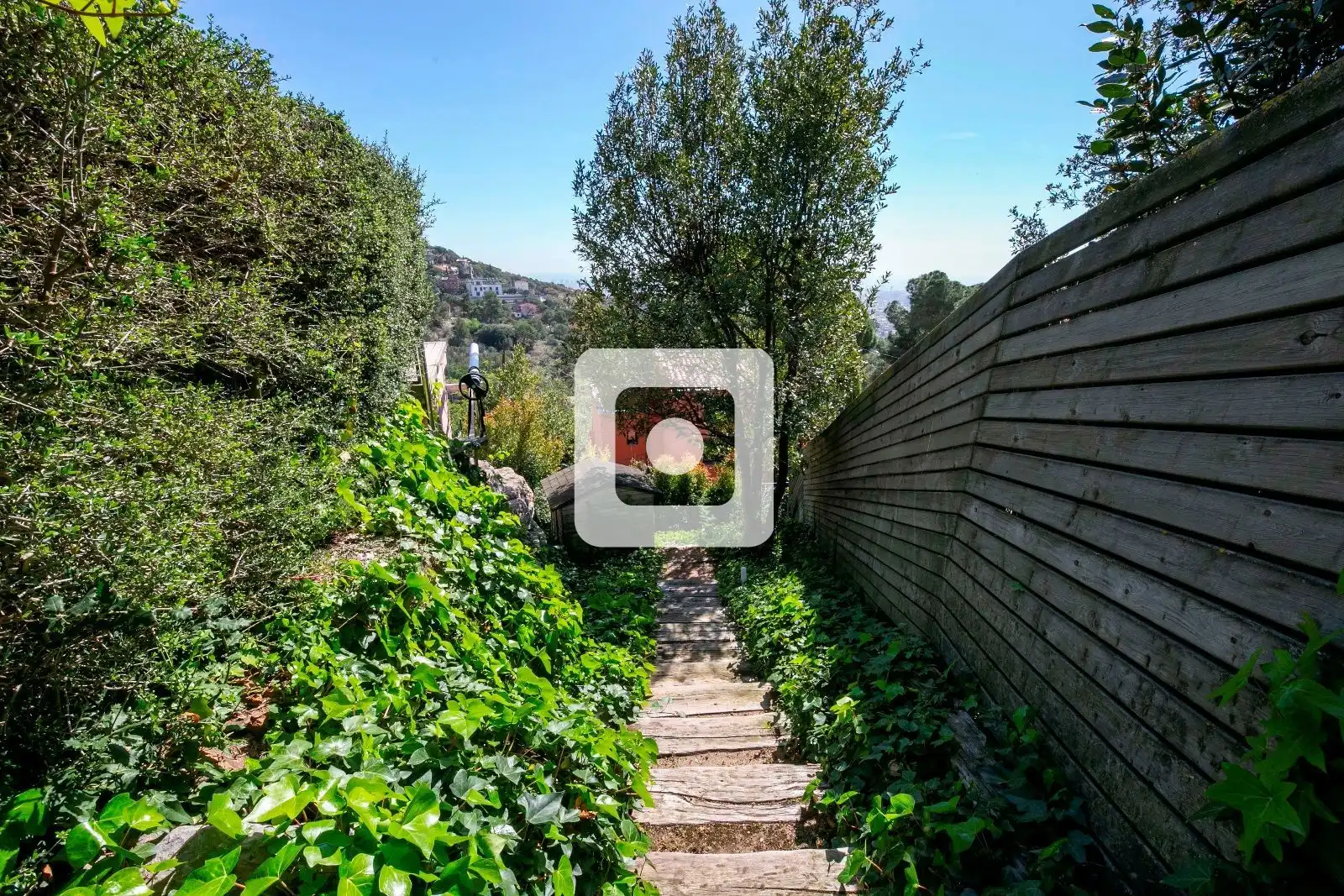 Jardí de Casa o xalet en venda en Barcelona amb Aire condicionat, Calefacció i Terrassa