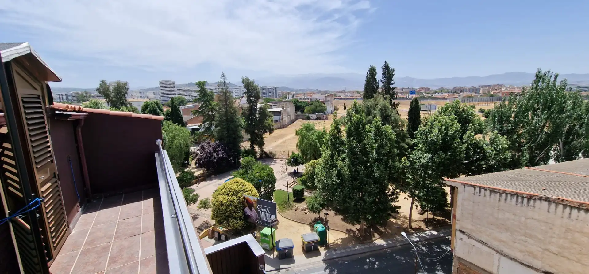 Vista exterior de Àtic en venda en Maracena amb Aire condicionat, Parquet i Terrassa