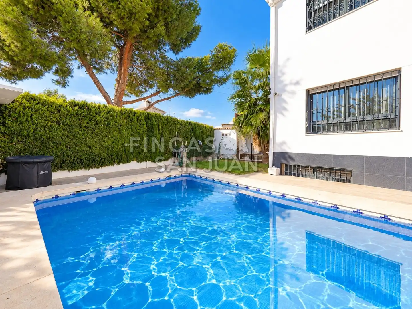 Piscina de Casa o xalet en venda en Centro  