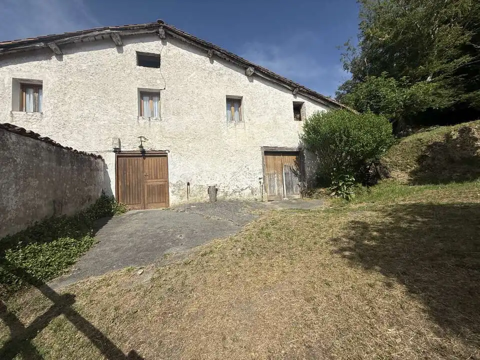 Außenansicht von Country house zum Verkauf in Arakaldo mit Abstellraum