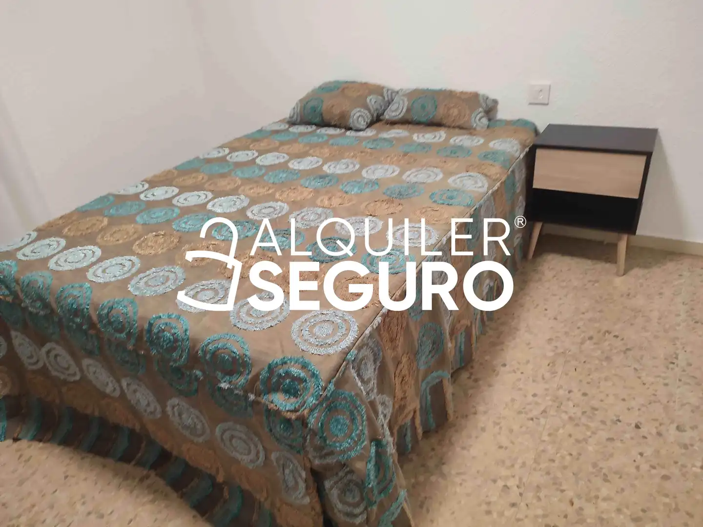 Bedroom of Flat for rent in Zaragoza  with Heating, Terrace and Storage room