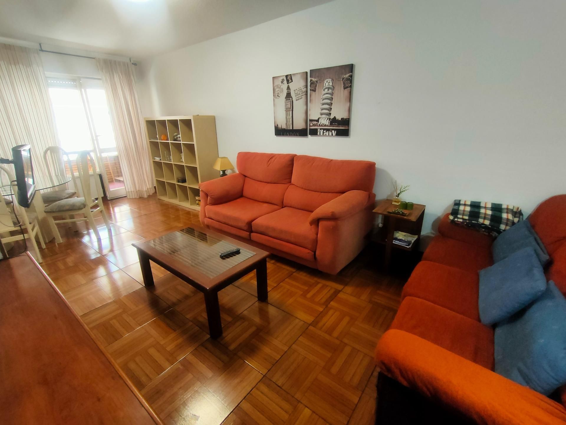 Sala de estar de Piso de alquiler en Santander con Calefacción