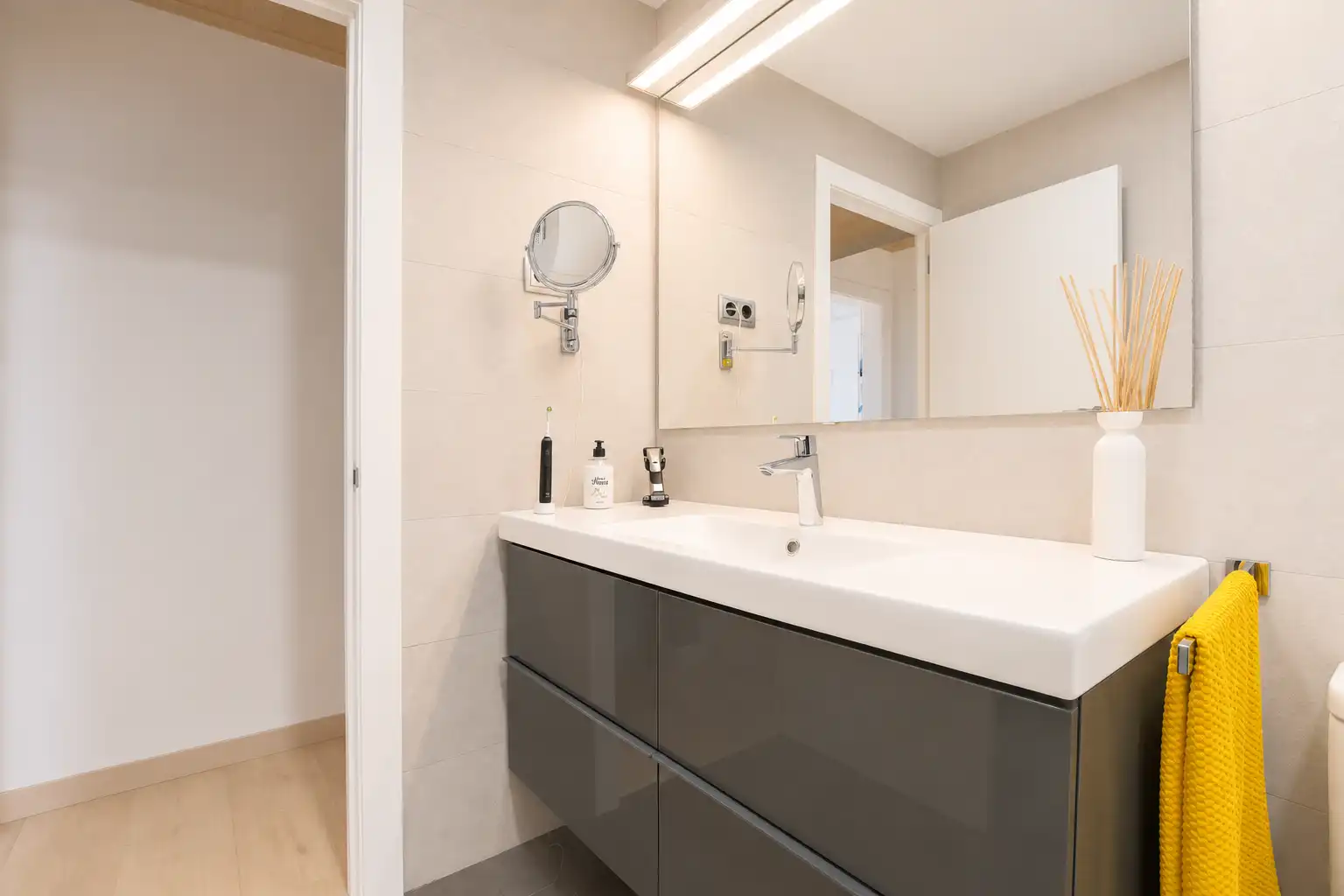 Baño de Piso en venta en Santa Coloma de Gramenet con Aire acondicionado, Calefacción y Terraza