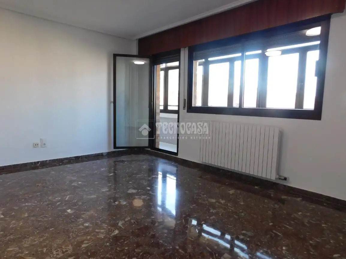Flat for sale in Zaragoza  with Air Conditioner, Heating and Terrace