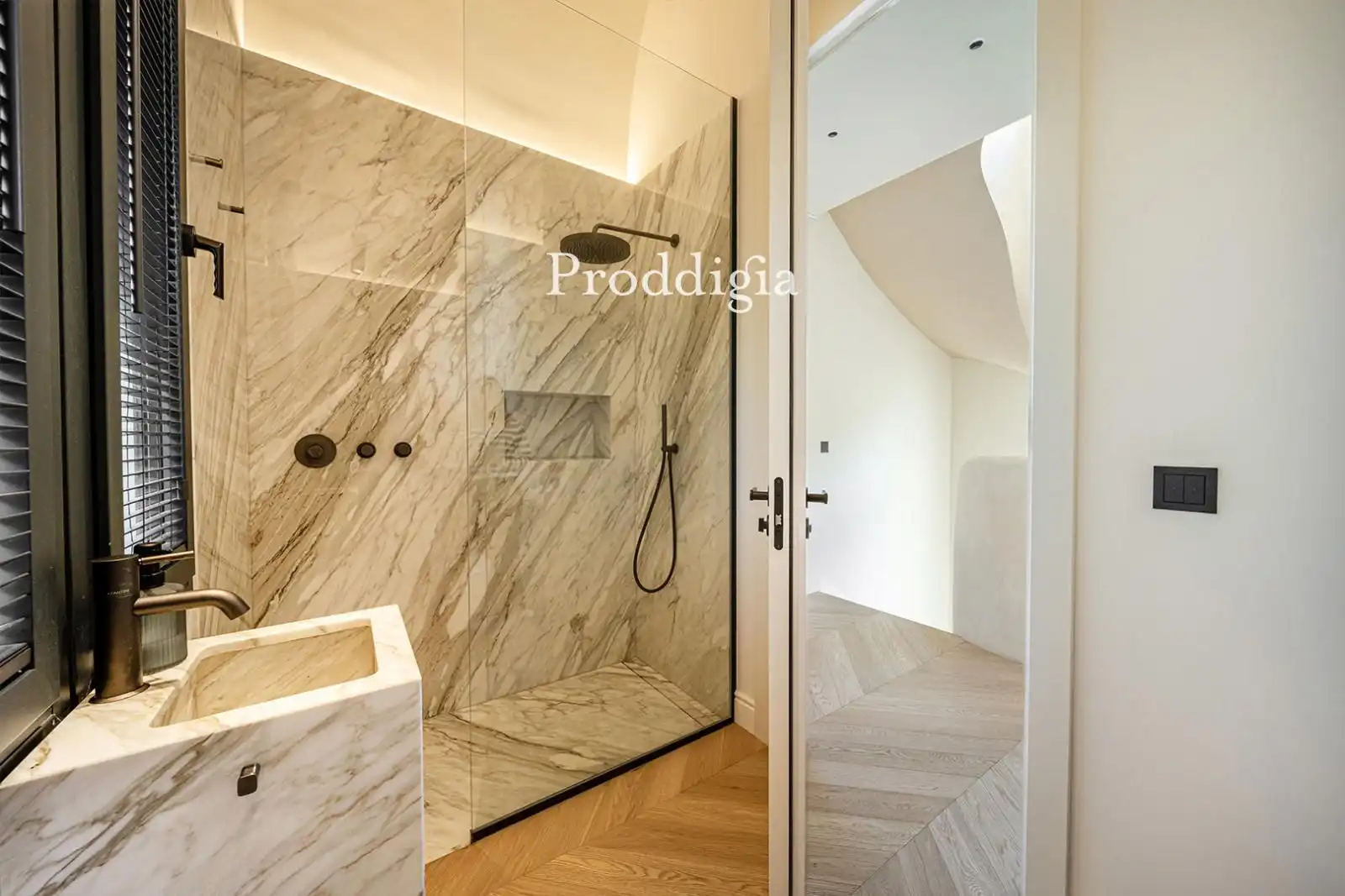Bany de Casa o xalet en venda en Barcelona amb Aire condicionat, Calefacció i Jardí privat