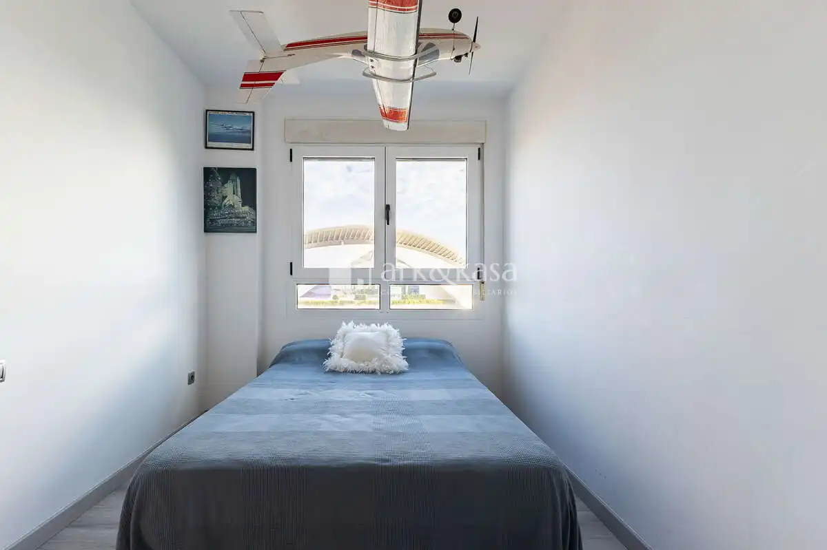Schlafzimmer von Wohnung zum Verkauf in Valencia mit Klimaanlage, Abstellraum und Ofen