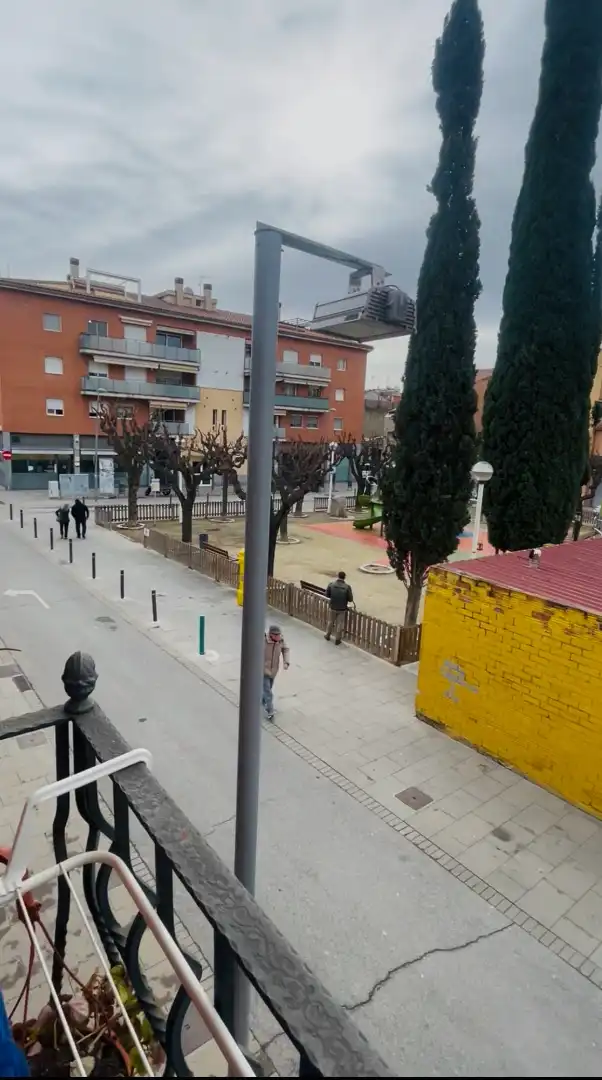 Vista exterior de Casa adosada en venda en La Llagosta