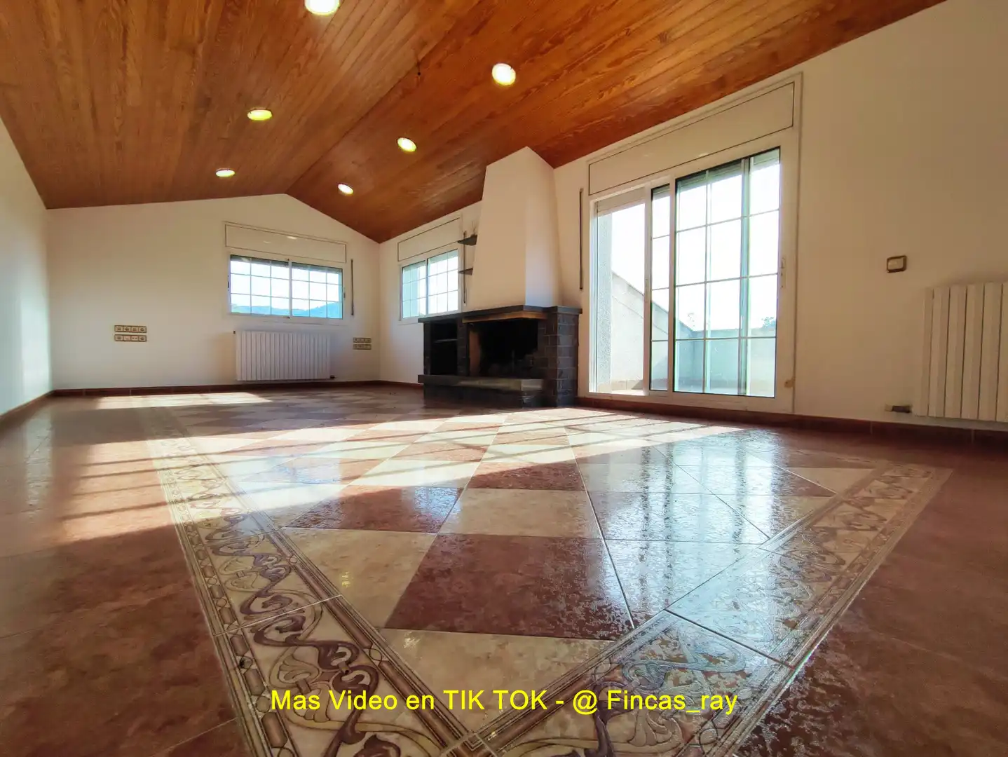 Sala de estar de Casa o chalet en venta en Bigues i Riells del Fai con Calefacción, Jardín privado y Terraza