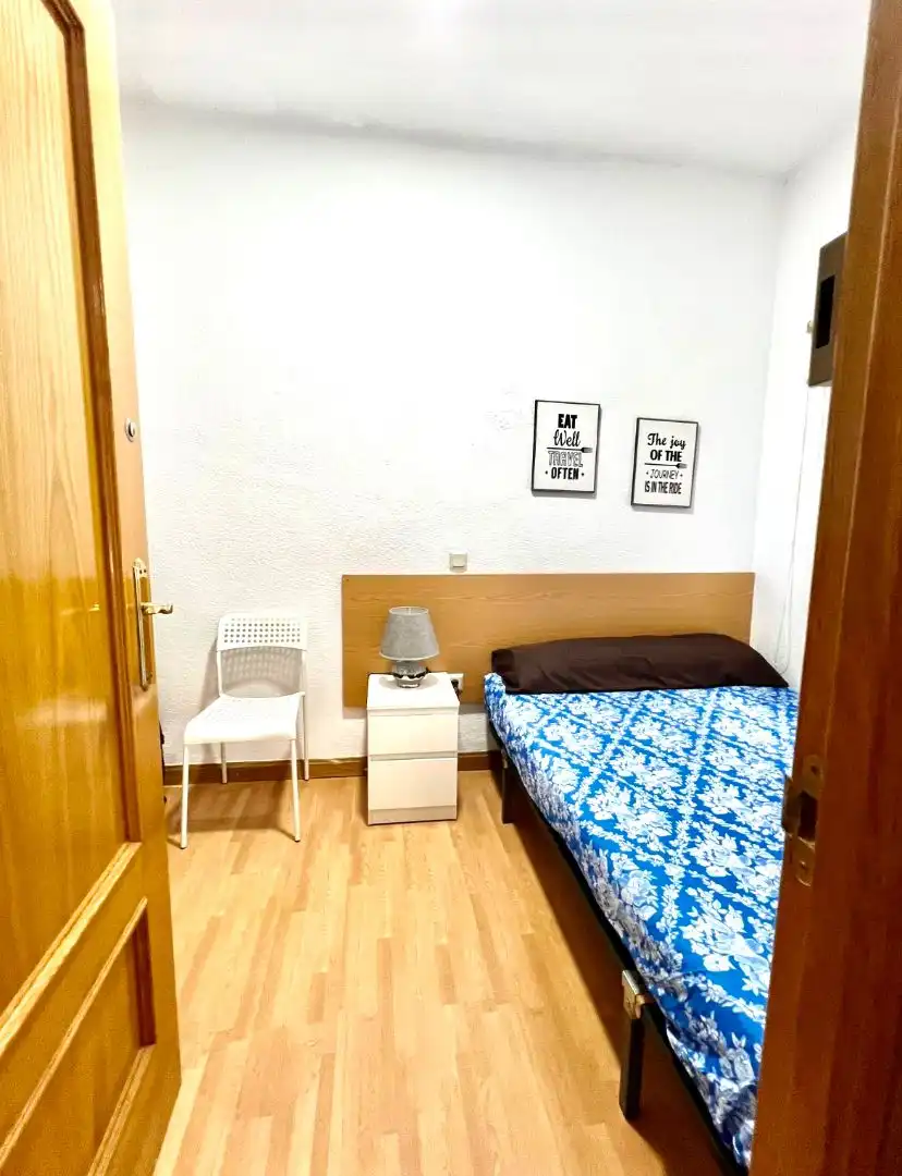 Schlafzimmer von Wohnung zur untervermieten in Valencia mit Klimaanlage, Heizung und Möbliert