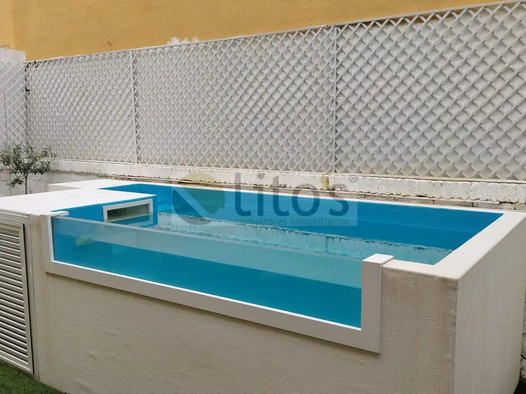 Swimming pool of Detached homes for sale in Dos Hermanas  with Private garden and Swimming Pool