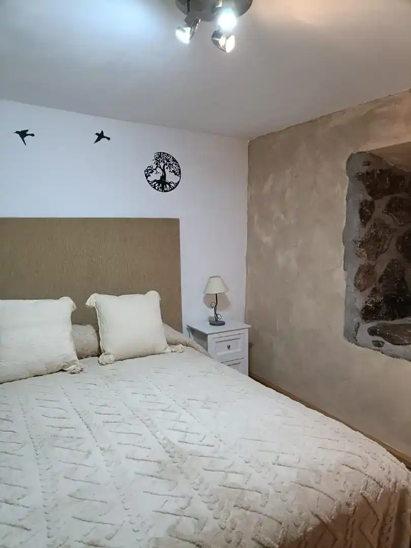 Dormitori de Planta baixa en venda en Madrigal de las Altas Torres amb Parquet i Moblat
