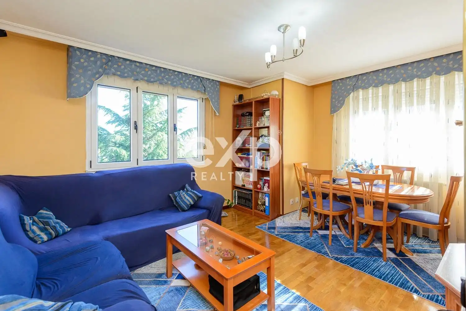 Living room of Flat for sale in Oviedo   with Heating, Storage room and Furnished