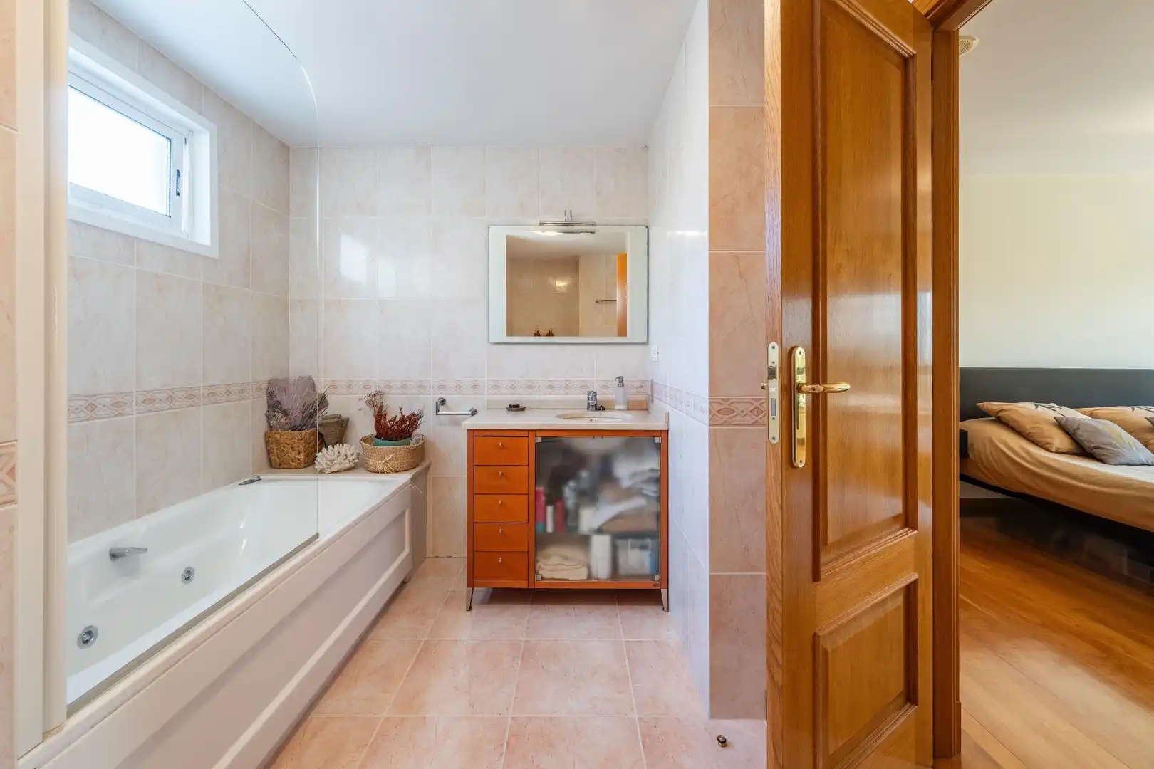 Badezimmer von Maisonette zum Verkauf in A Coruña Capital  mit Heizung und Abstellraum