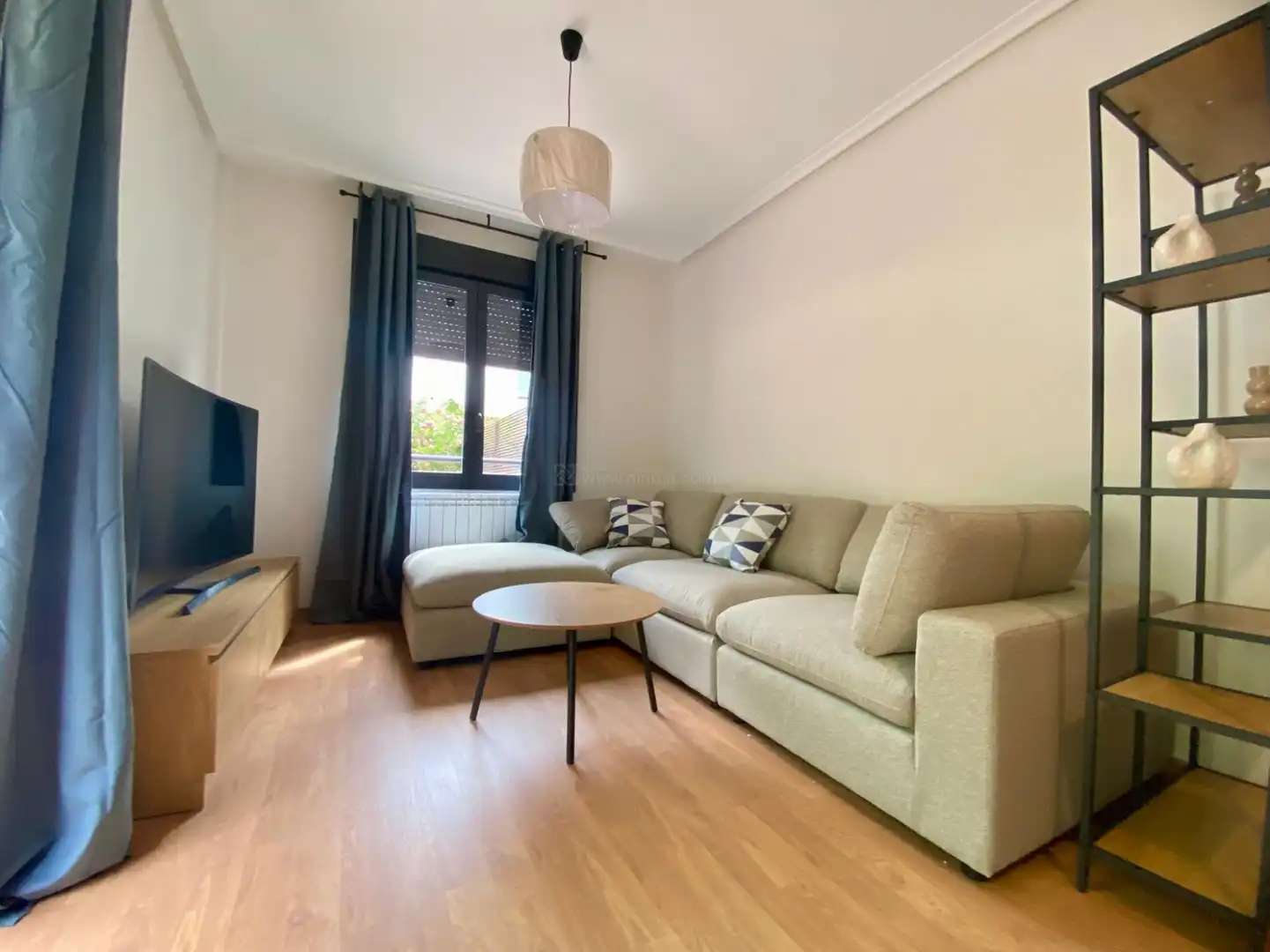 Sala de estar de Piso en venta en Lardero con Calefacción, Jardín privado y Parquet