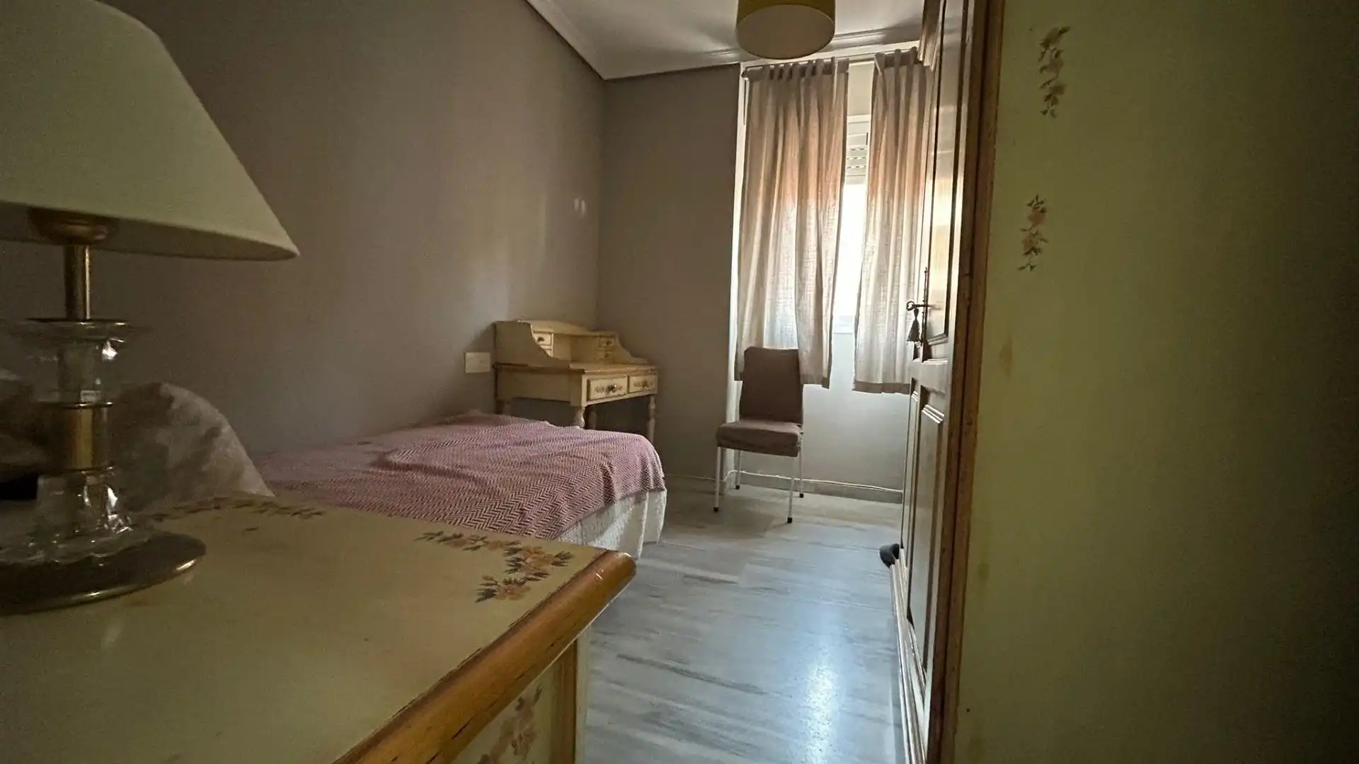 Bedroom of Flat for rent in Sevilla  with Air Conditioner, Heating and Terrace