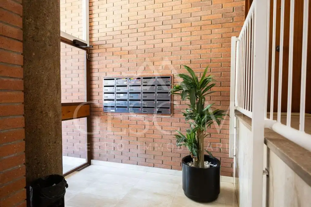 Piso en venta en Sant Joan Despí con Parquet, Terraza y Balcón